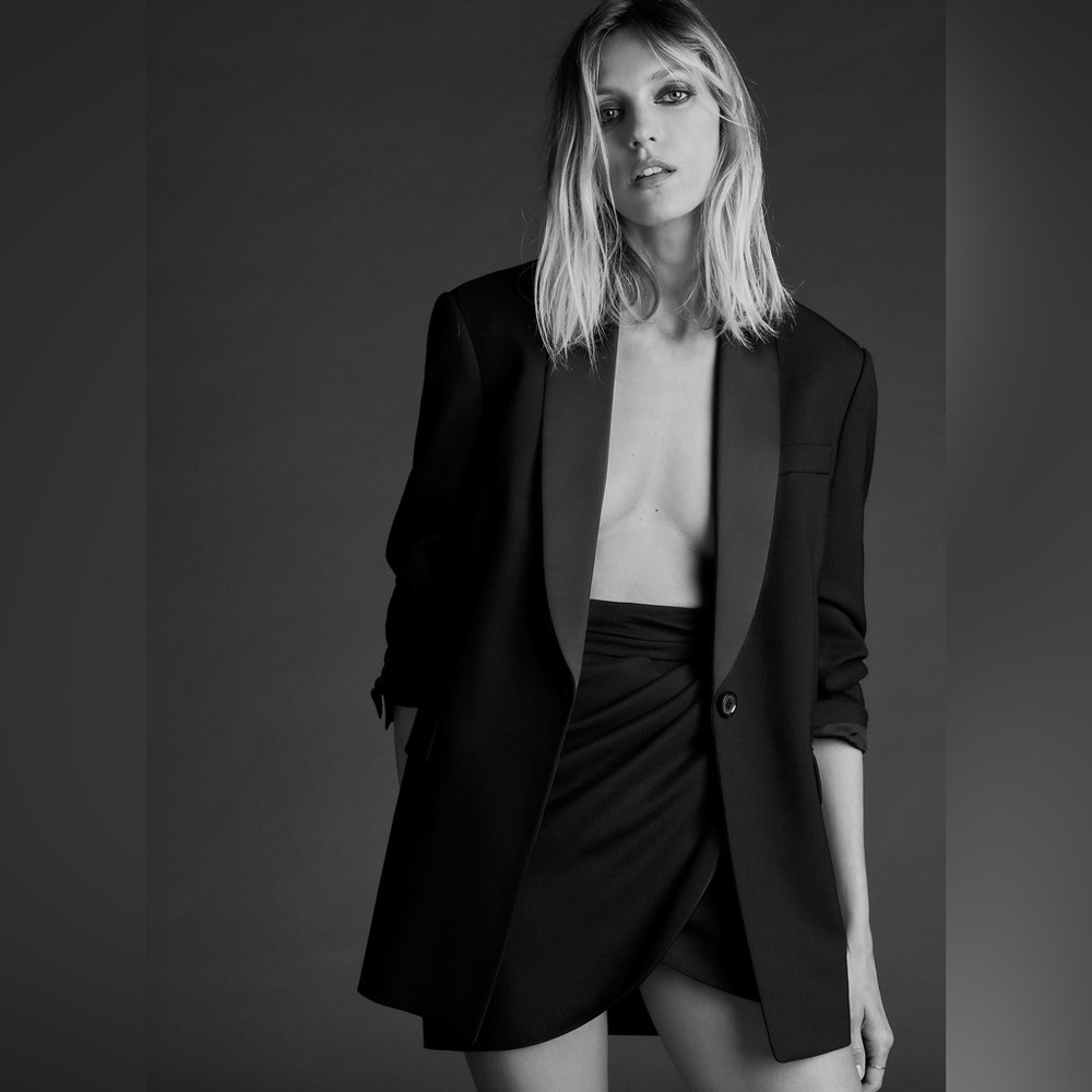COPY - *NWT* ZARA Limited Edition Tuxedo blazer